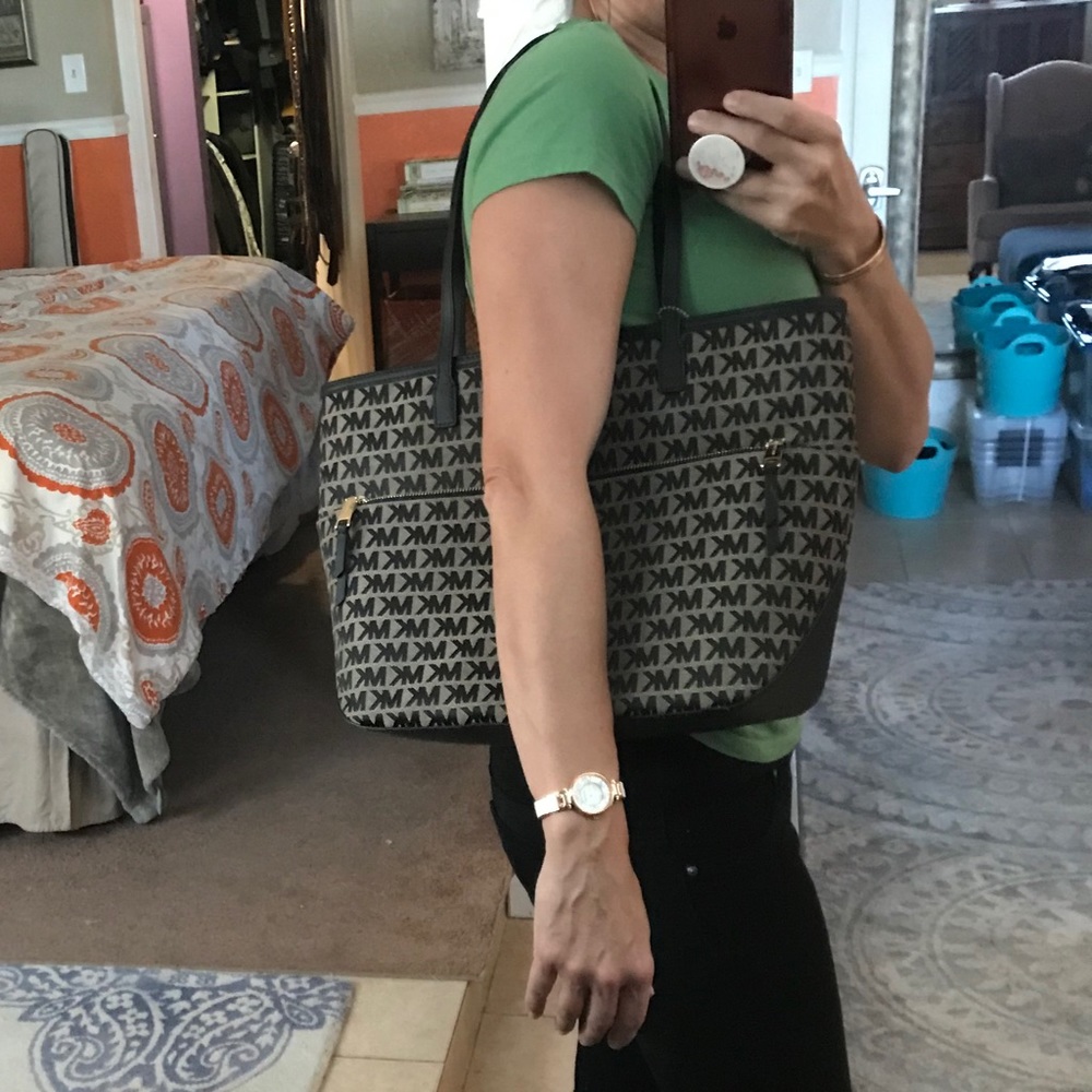 MICHAEL KORS Black & Beige tote NWT